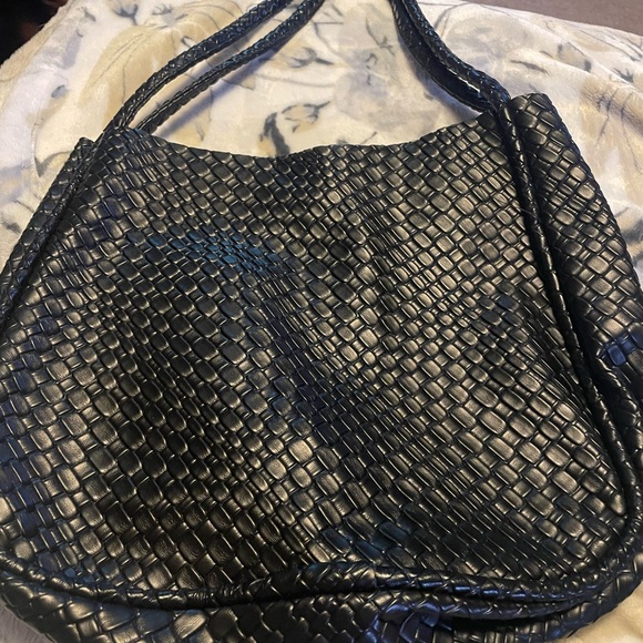Elegant Black Woven Hobo Bag - Picture 1 of 1